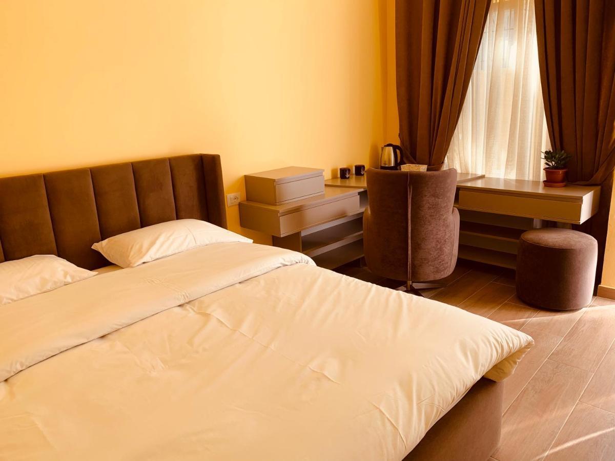 Auto Tana Guest House Tirana Bagian luar foto