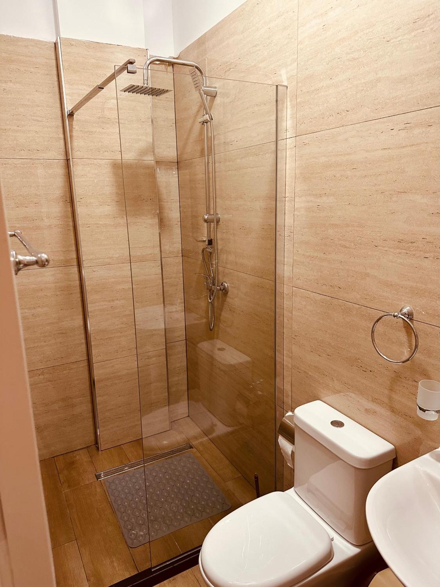 Auto Tana Guest House Tirana Bagian luar foto